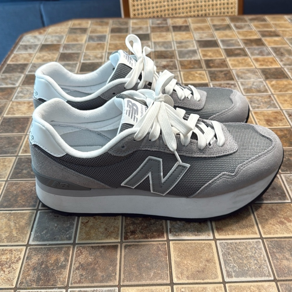 Worn once! New Balance 515H Platform Sneaker. Women’s 11.